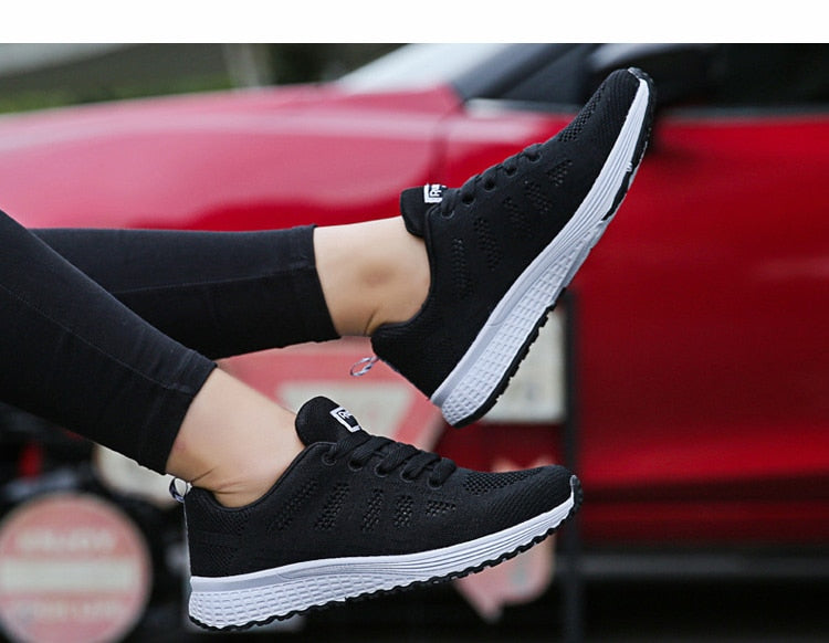 CASUAL SNEAKERS